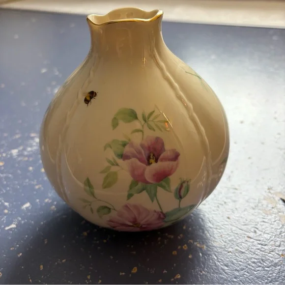 Lenox Morningside Cottage Vase - Picture 1 of 6